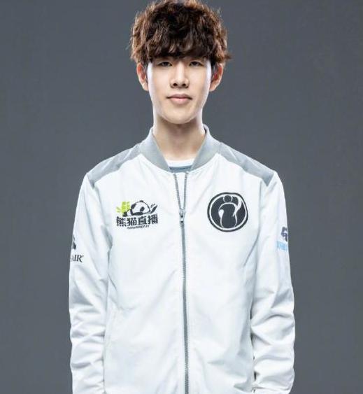 Spirit 在击败 NIP 后晋级 PGL Astana 2025 半决赛