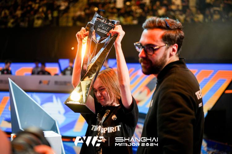 在今日EDG对阵UP的比赛中，Meiko使用娜美达成了在LPL的第7500次助攻，LPL第1位达成该成就的选手，恭喜Meiko！