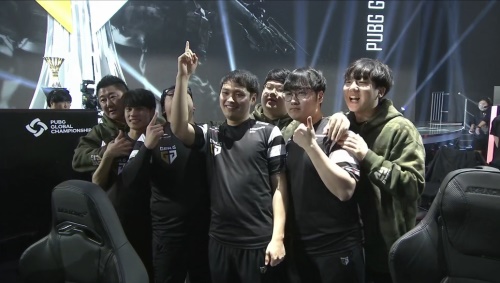 NaVi三人领衔，BLAST全球总决赛最佳阵容公布